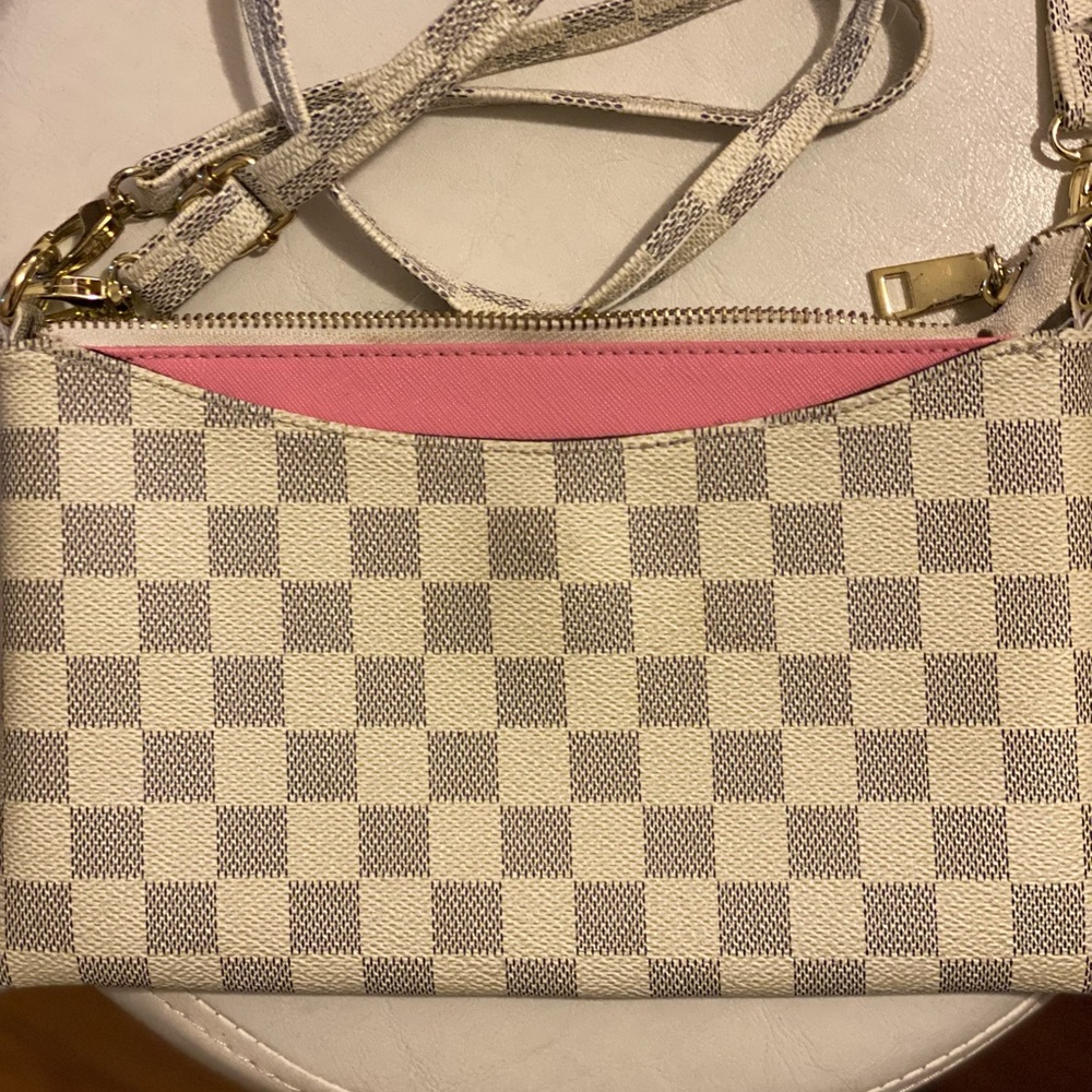 Cute pink and white crossbody purse
